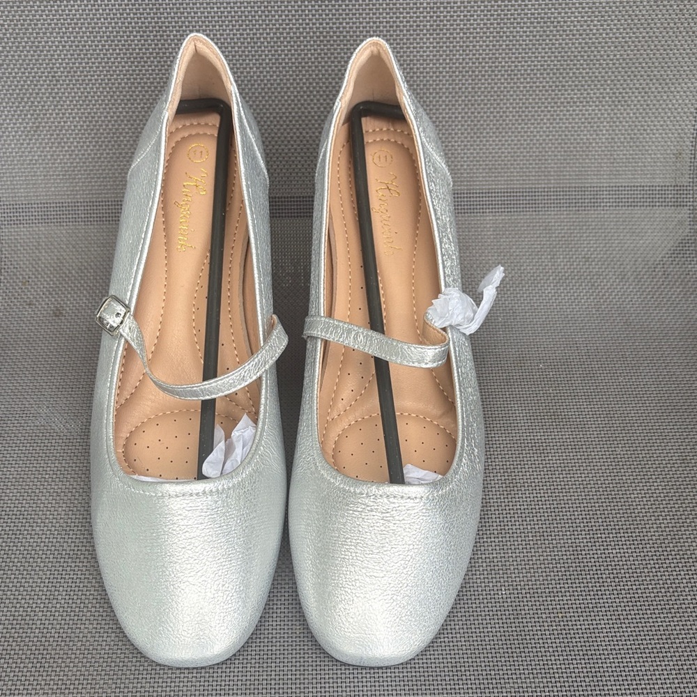 Womens Silver HINGSWINK  pump shoes size: 11 new without box